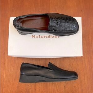 Naturalizer Ultimate Black Snake Leather Loafers. Size 7WW